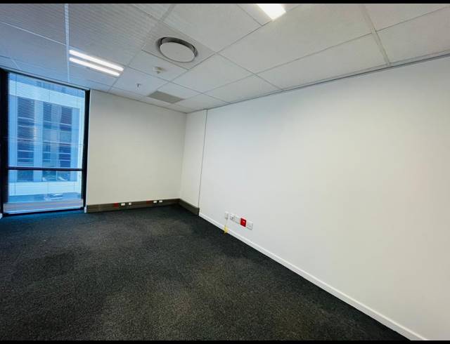 20M² SERVICED OFFICE TO LET IN VORNA VALLEY